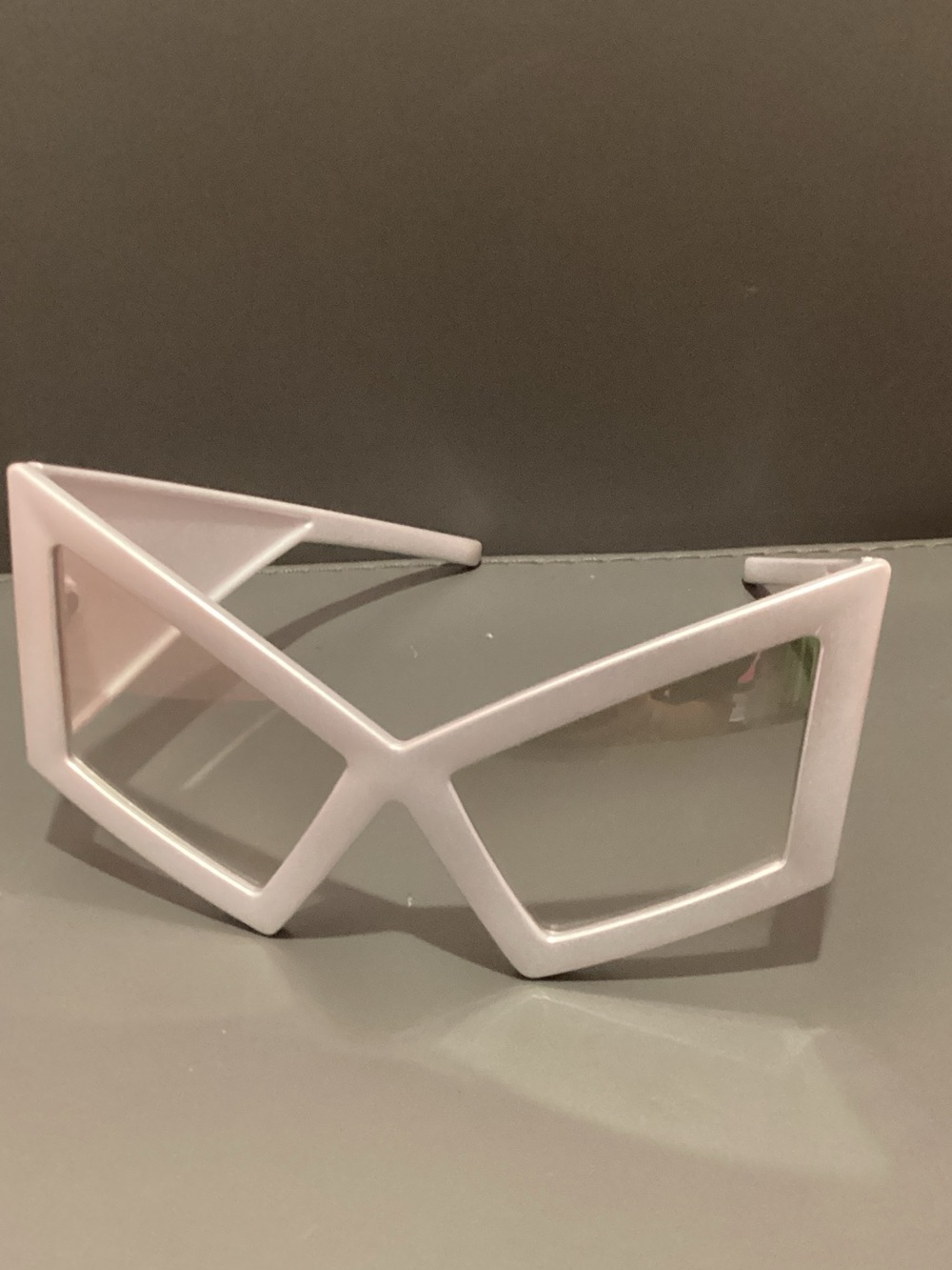 Women’s White Geometric Sunglasses — Bold Angular Frame